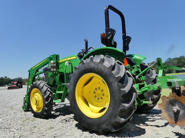 Image of John Deere 5065E equipment image 1