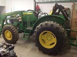 Image of John Deere 5065E equipment image 4