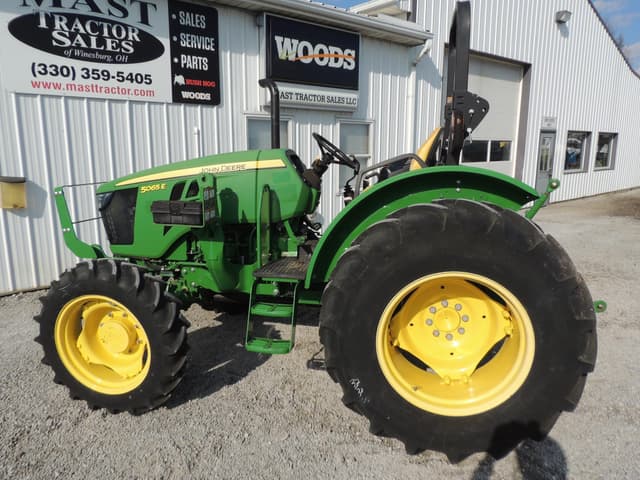 Image of John Deere 5065E equipment image 1