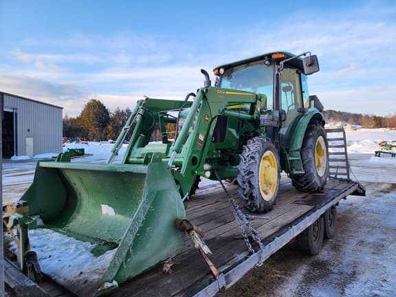 Image of John Deere 5065E equipment image 3