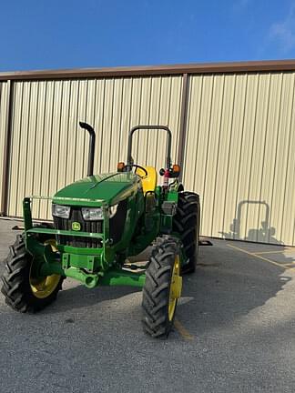 Image of John Deere 5065E equipment image 3