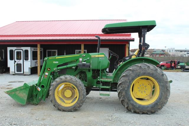 Image of John Deere 5065E equipment image 3