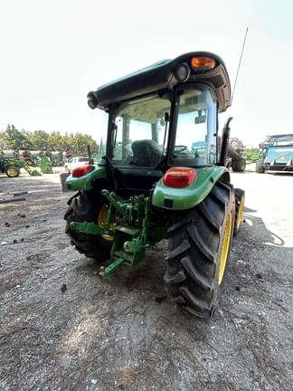 Image of John Deere 5065E equipment image 4