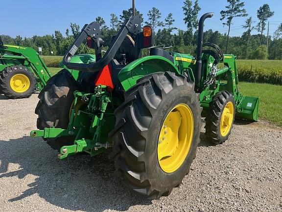 Image of John Deere 5065E equipment image 3