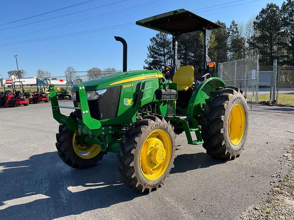 Main image John Deere 5065E