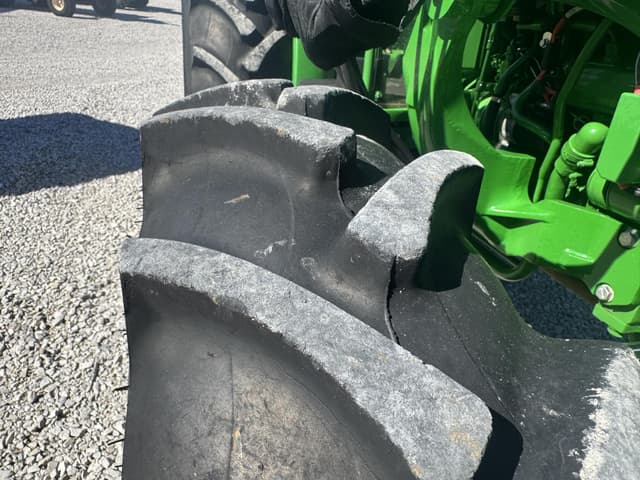 Image of John Deere 5065E equipment image 4