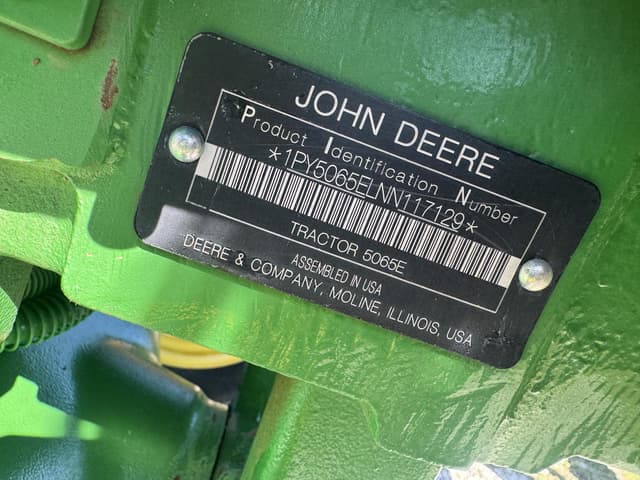 Image of John Deere 5065E equipment image 3