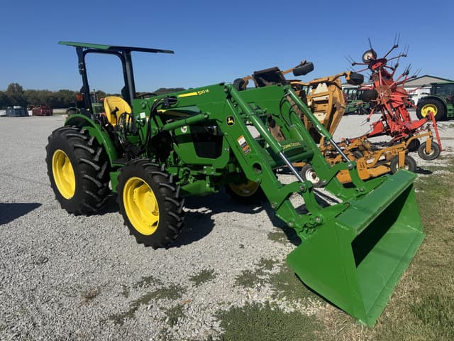 Image of John Deere 5065E equipment image 2