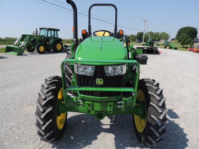 Image of John Deere 5065E equipment image 4
