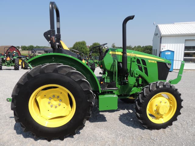 Image of John Deere 5065E equipment image 3