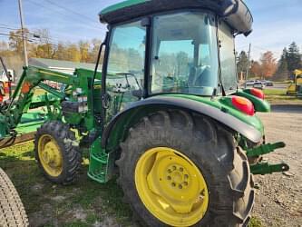 Image of John Deere 5065E equipment image 3