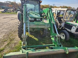 Image of John Deere 5065E equipment image 2