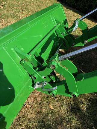 Image of John Deere 5065E equipment image 2