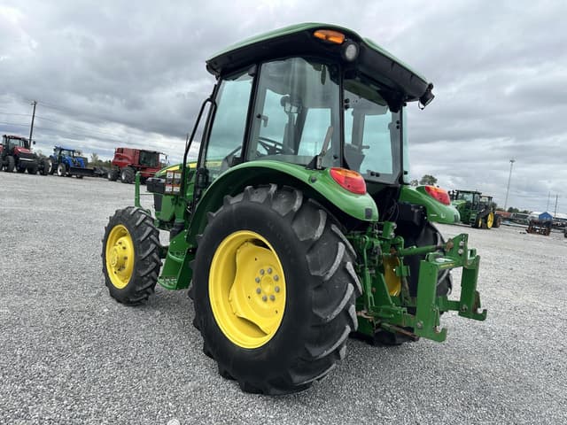 Image of John Deere 5065E equipment image 4