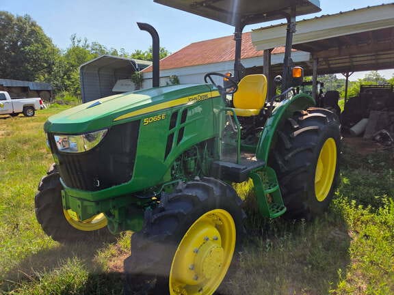 2022 John Deere 5065E Equipment Image0