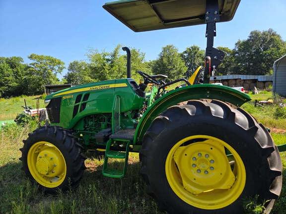 Image of John Deere 5065E equipment image 1