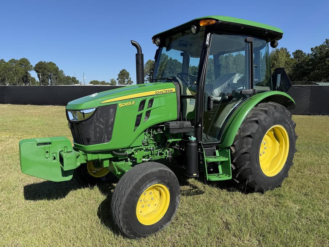 Image of John Deere 5065E Primary image