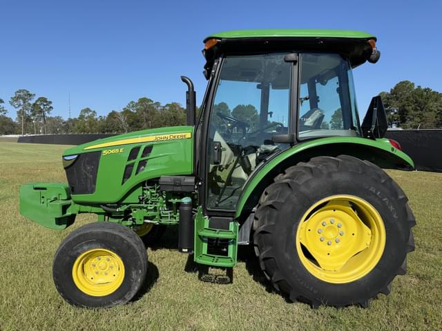 Image of John Deere 5065E equipment image 1