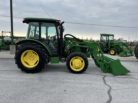 Image of John Deere 5065E equipment image 4