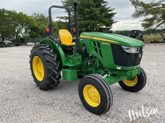 2022 John Deere 5065E Image
