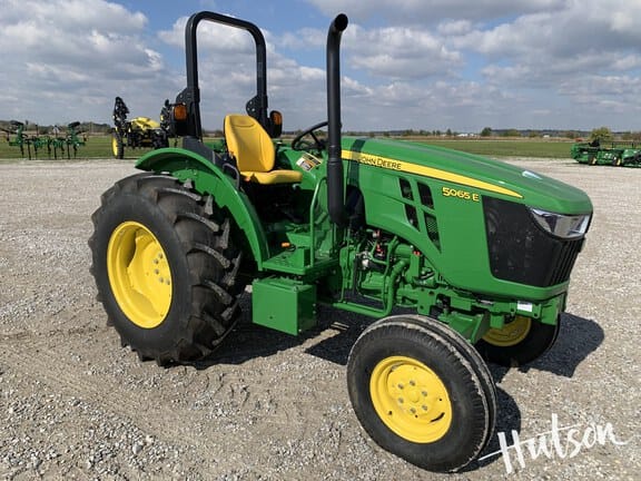 2022 John Deere 5065E Equipment Image0