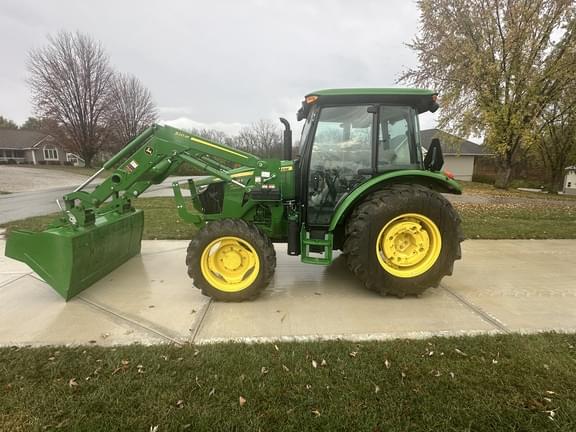 Image of John Deere 5065E equipment image 3