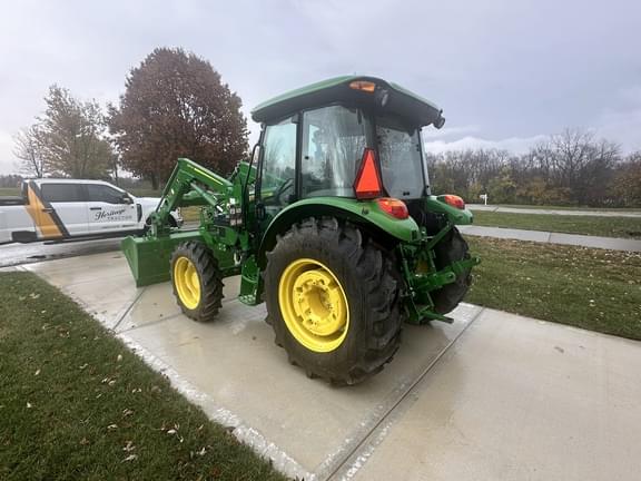 Image of John Deere 5065E equipment image 4