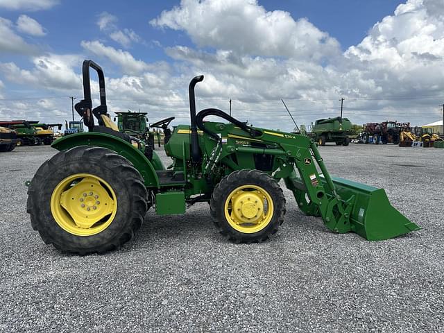 Image of John Deere 5065E equipment image 3