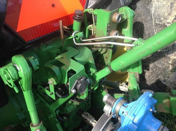 Image of John Deere 5065E equipment image 4