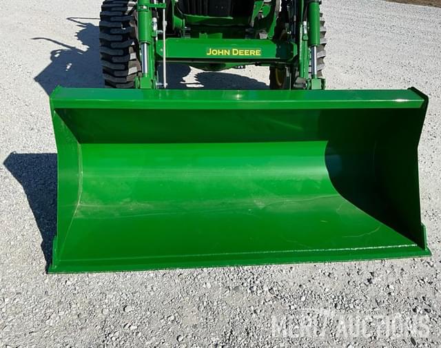 Image of John Deere 5065E equipment image 3
