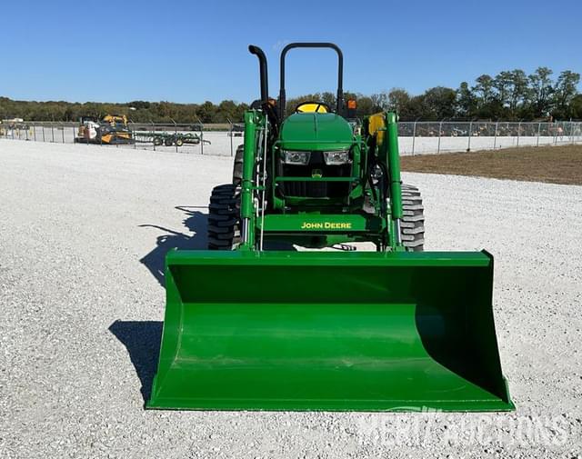 Image of John Deere 5065E equipment image 2
