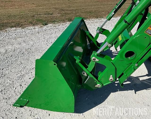 Image of John Deere 5065E equipment image 4