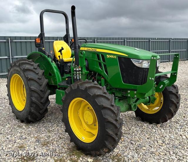 Image of John Deere 5065E equipment image 2
