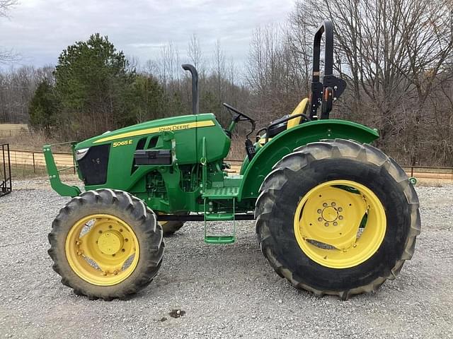 Image of John Deere 5065E equipment image 1