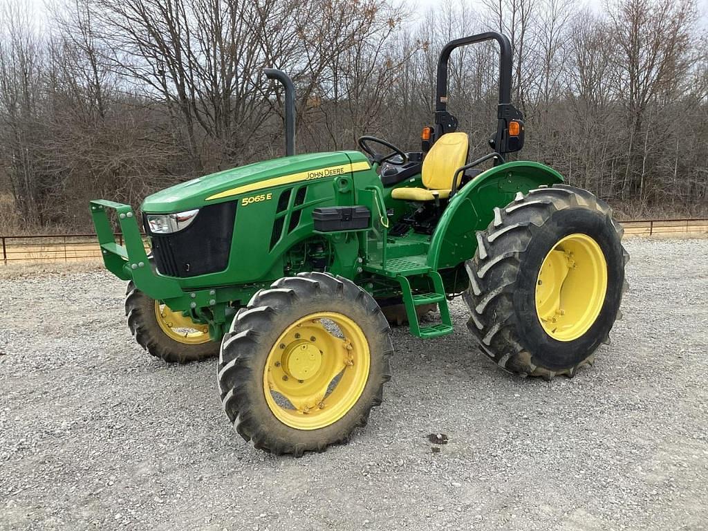 Image of John Deere 5065E Primary image