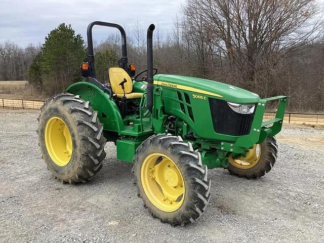 Image of John Deere 5065E equipment image 3