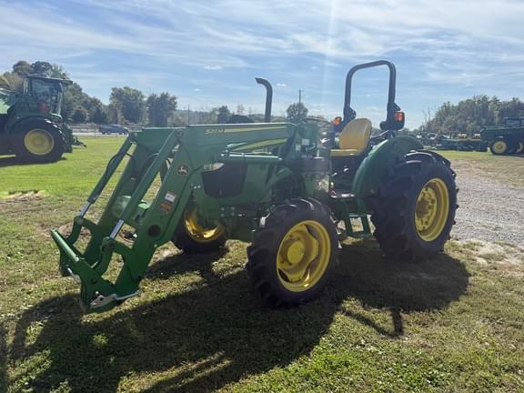 Image of John Deere 5075E equipment image 4
