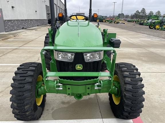 Image of John Deere 5075E equipment image 4