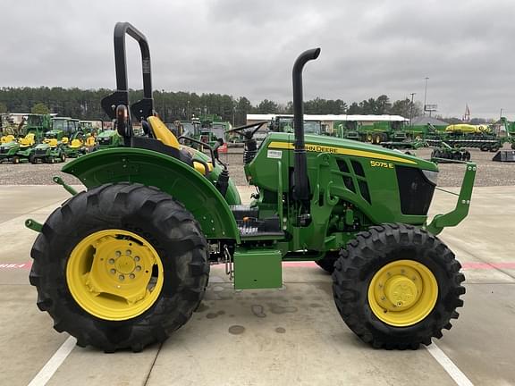 Image of John Deere 5075E equipment image 2