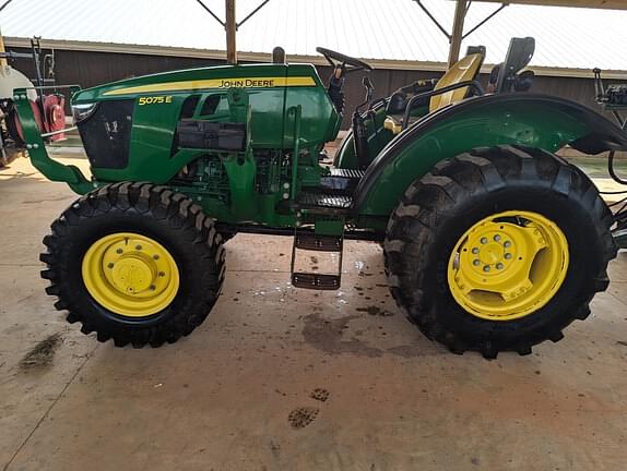 Image of John Deere 5075E Primary image