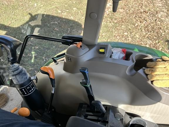 Image of John Deere 5075E equipment image 4