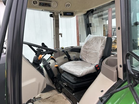 Image of John Deere 5075E equipment image 1