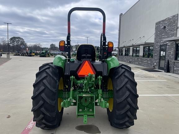 Image of John Deere 5075E equipment image 3