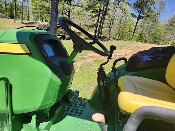 Image of John Deere 5075E equipment image 2