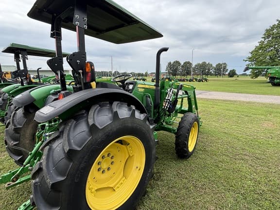 Image of John Deere 5075E equipment image 4
