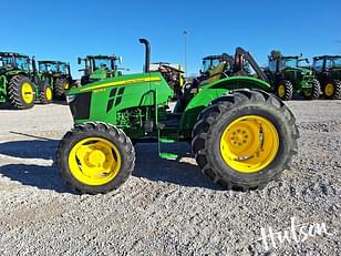 Main image John Deere 5075E 1