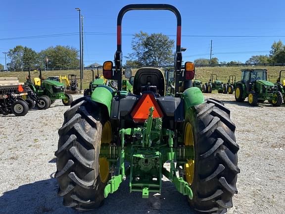 Image of John Deere 5075E equipment image 4