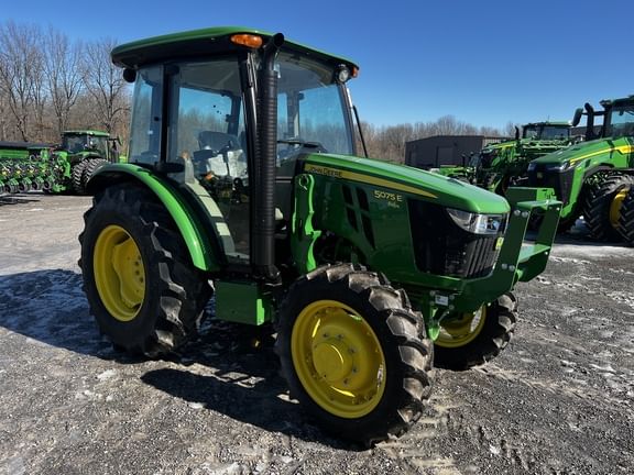 Main image John Deere 5075E