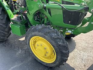 Main image John Deere 5075E 13