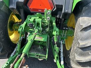 Main image John Deere 5075E 16